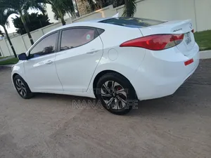 Hyundai Elantra 2013 White