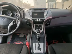 Hyundai Elantra 2013 White