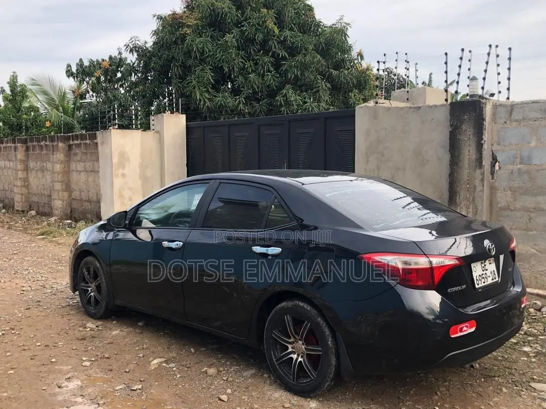 Toyota Corolla 2016 Black