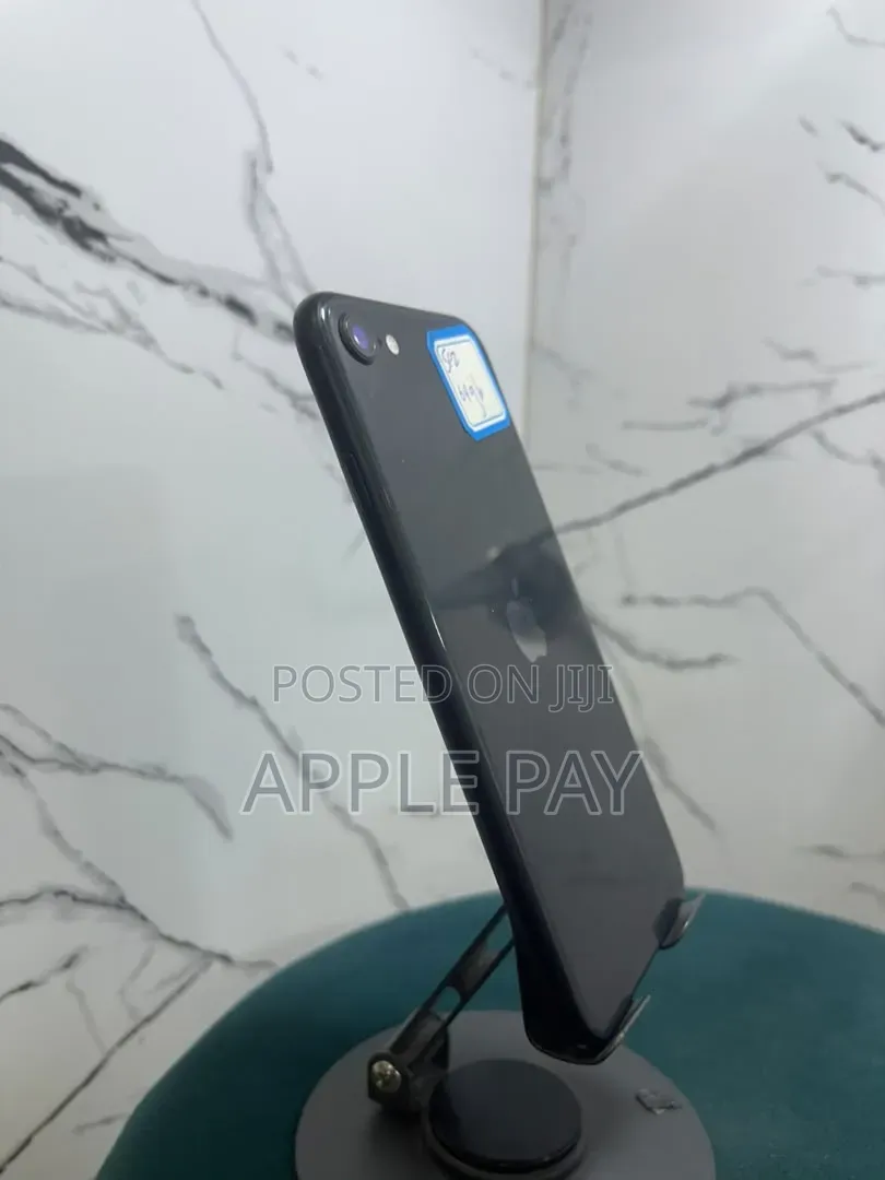 Apple iPhone SE 64 GB Black