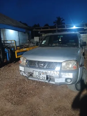 Nissan Hardbody 2016 Silver