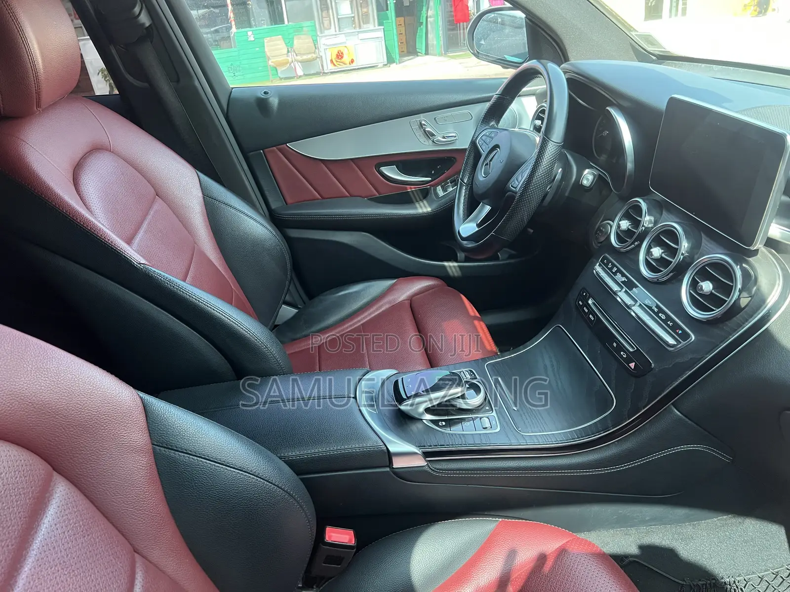 Mercedes-Benz GLE-Class GLE 300d 4MATIC 2019 White