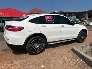 Mercedes-Benz GLE-Class GLE 300d 4MATIC 2019 White