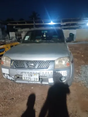 Nissan Hardbody 2016 Silver