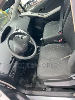 Toyota Yaris 2010 Gray