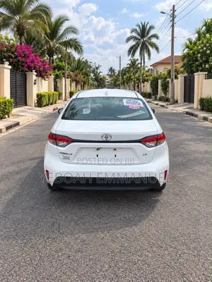 New Toyota Corolla Hybrid LE 2025 White