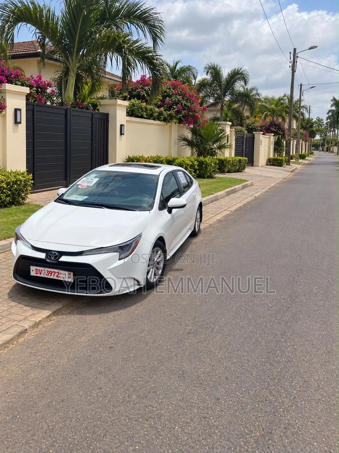 New Toyota Corolla Hybrid LE 2025 White