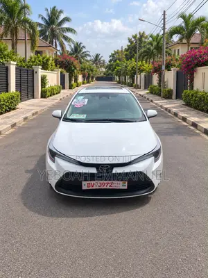New Toyota Corolla Hybrid LE 2025 White