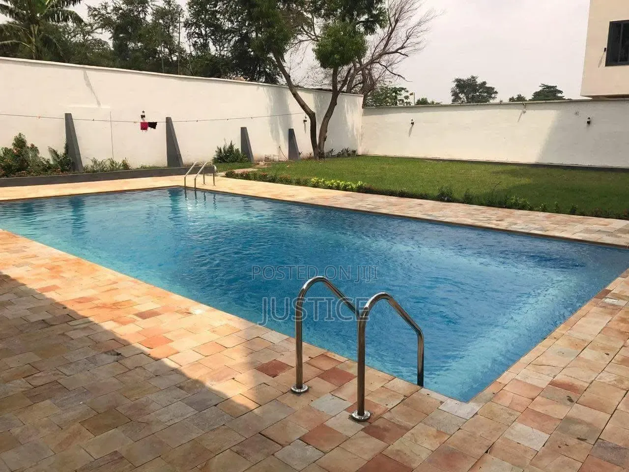 Furnished 3bdrm Apartment in Airport for sale