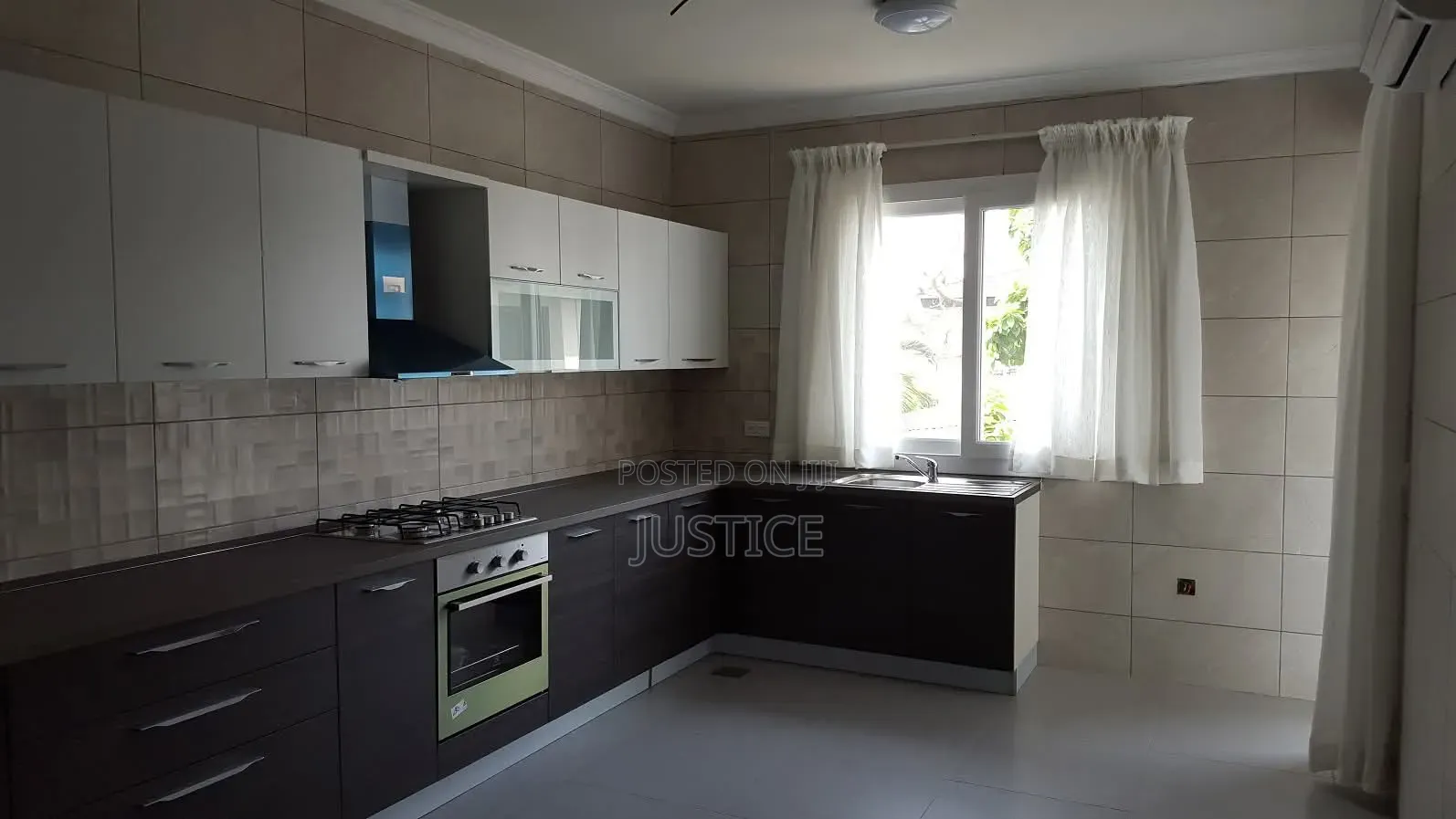 Furnished 3bdrm Apartment in Airport for sale
