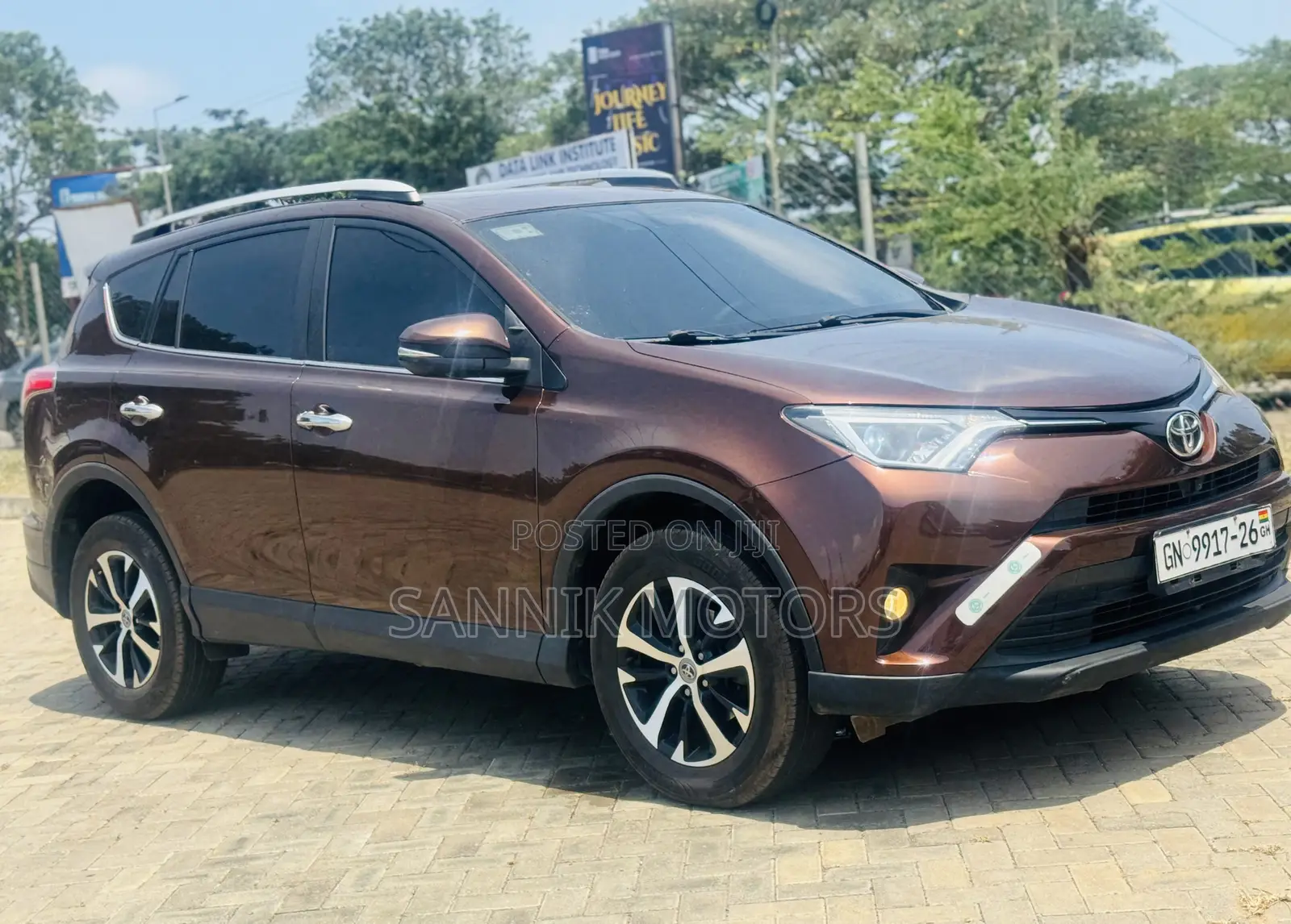 Toyota RAV4 Limited AWD (2.5L 4cyl 6A) 2017 Brown