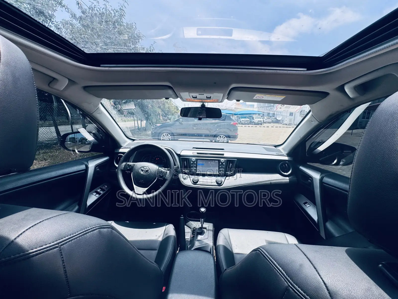 Toyota RAV4 Limited AWD (2.5L 4cyl 6A) 2017 Brown
