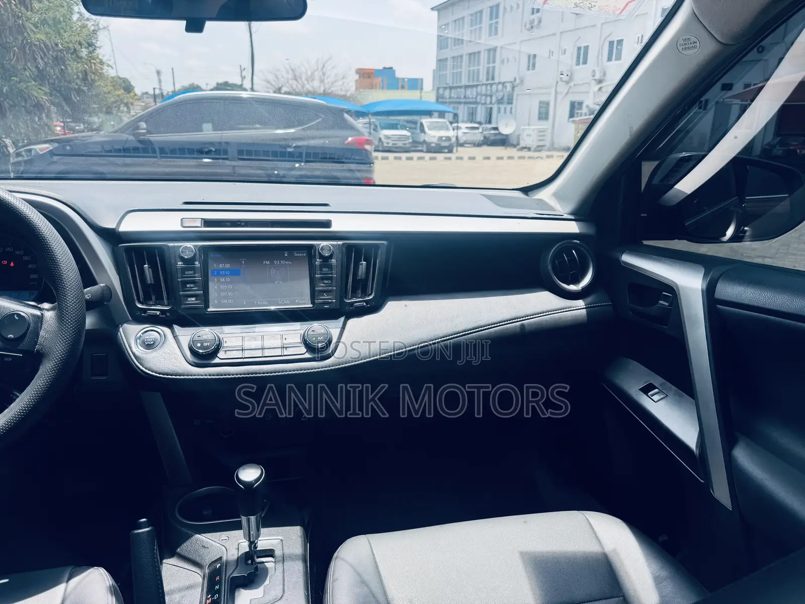 Toyota RAV4 Limited AWD (2.5L 4cyl 6A) 2017 Brown