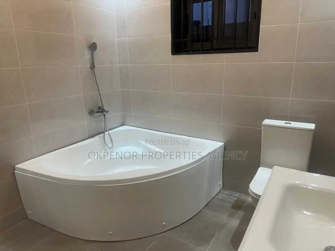 3bdrm House in Tema Com25 for rent
