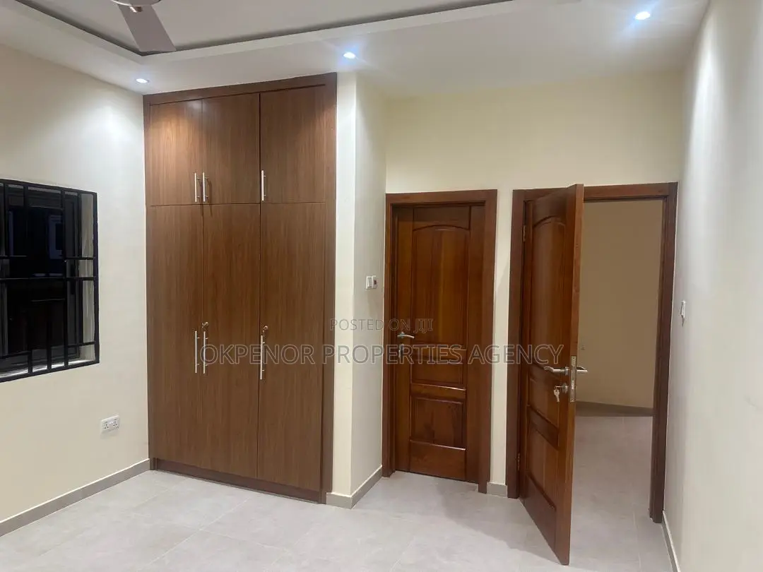 3bdrm House in Tema Com25 for rent