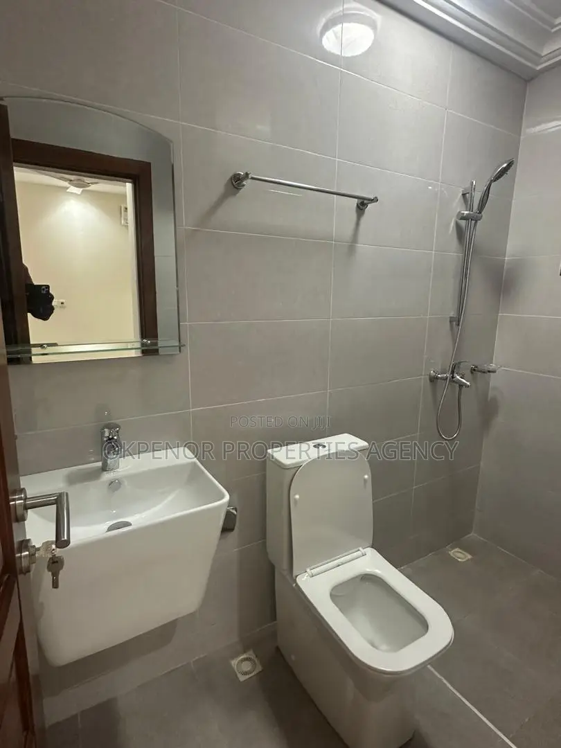 3bdrm House in Tema Com25 for rent