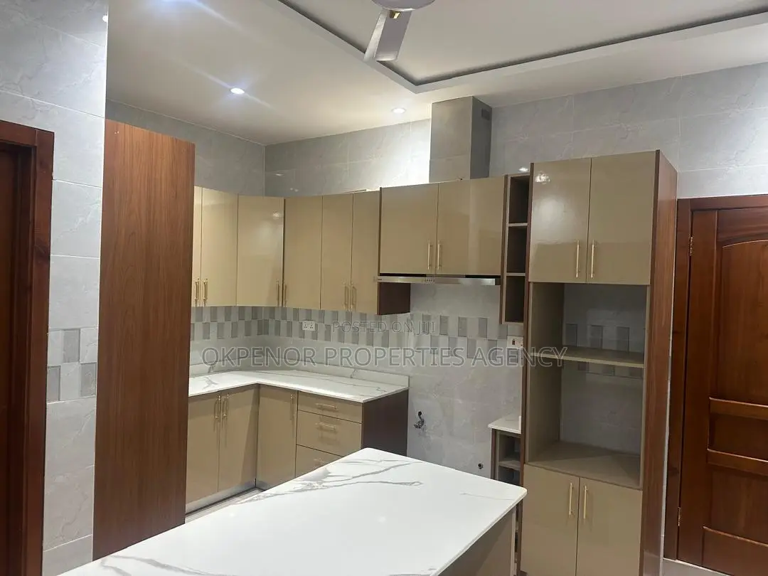 3bdrm House in Tema Com25 for rent
