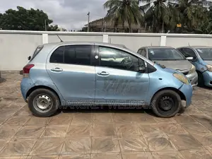 Toyota Vitz 1.5 FWD 3dr 2010 Blue