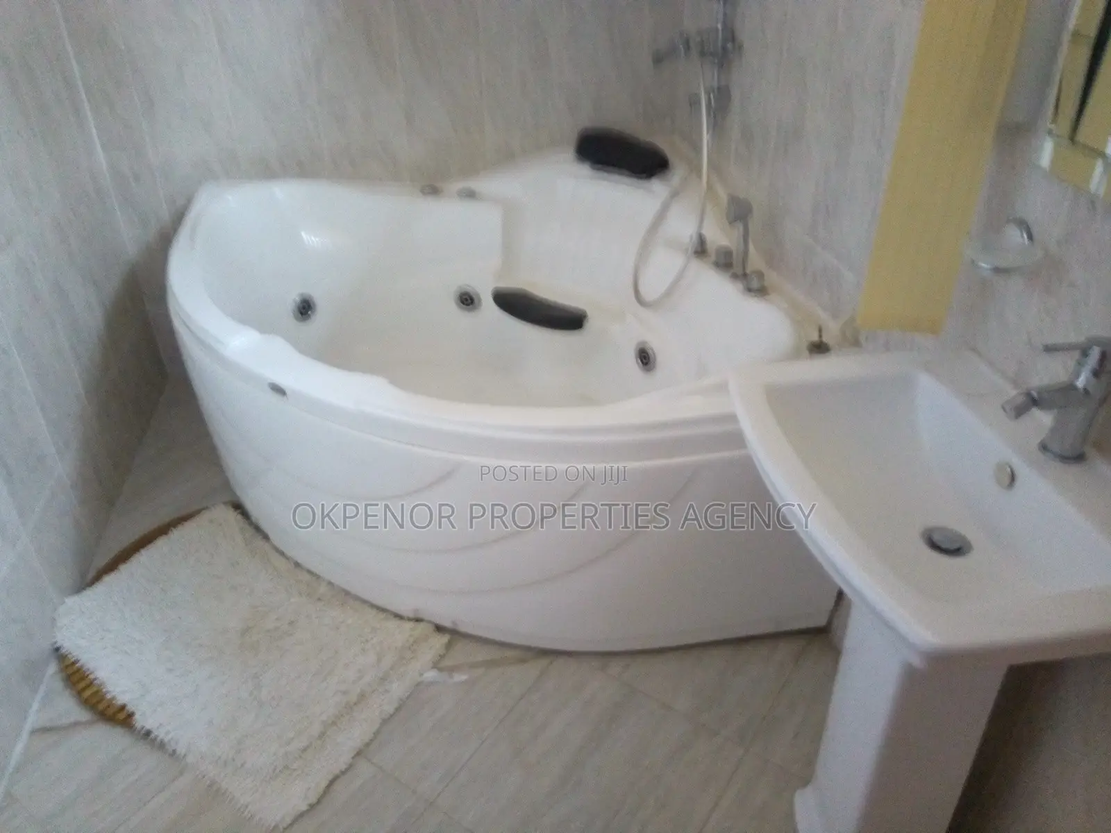 Furnished 5bdrm House in Tema Com25 for rent