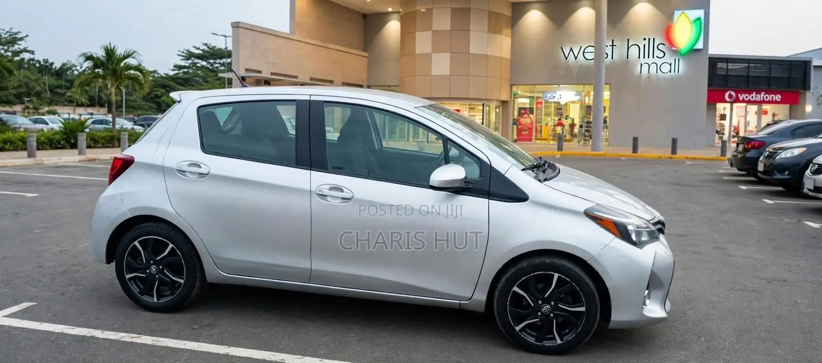 Toyota Yaris SE Hatchback 5dr 2015 Silver