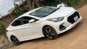 Hyundai Elantra 2011 White