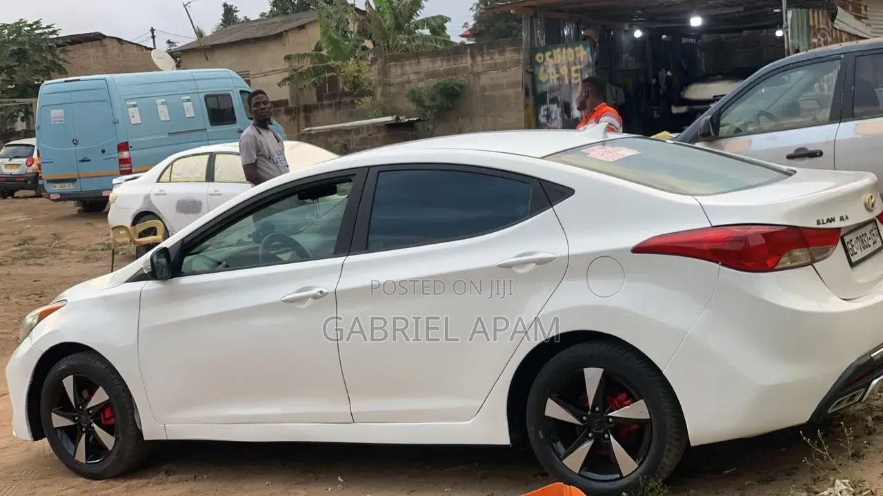 Hyundai Elantra 2011 White