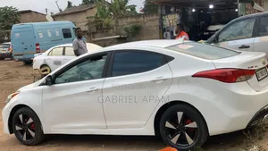 Hyundai Elantra 2011 White