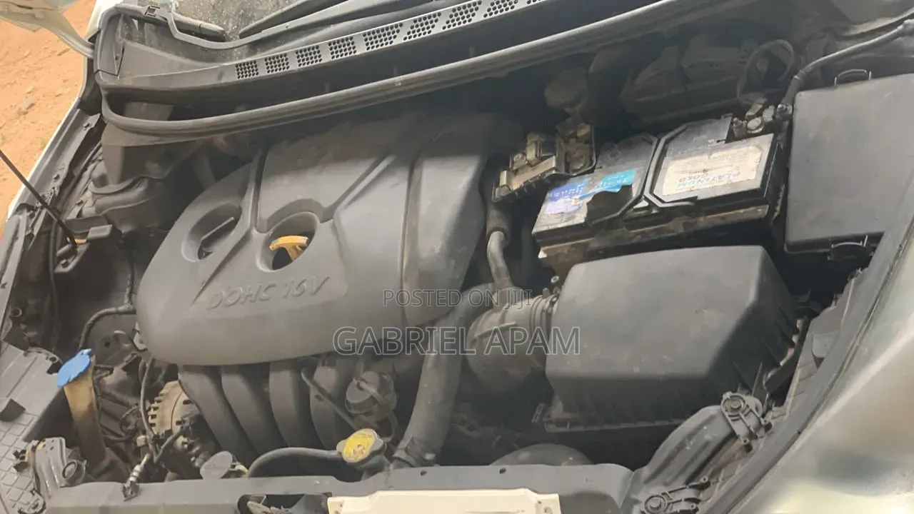Hyundai Elantra 2011 White