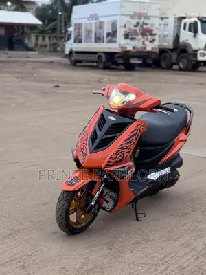 Piaggio Scooter 2018 Orange
