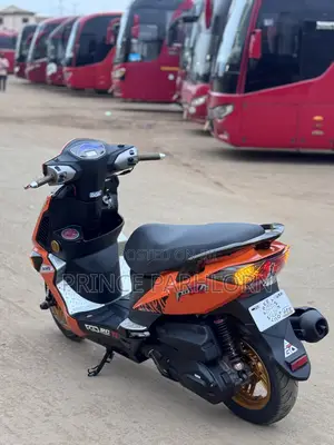 Piaggio Scooter 2018 Orange