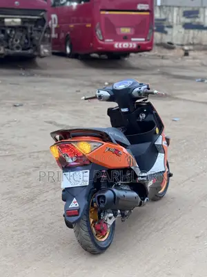 Piaggio Scooter 2018 Orange