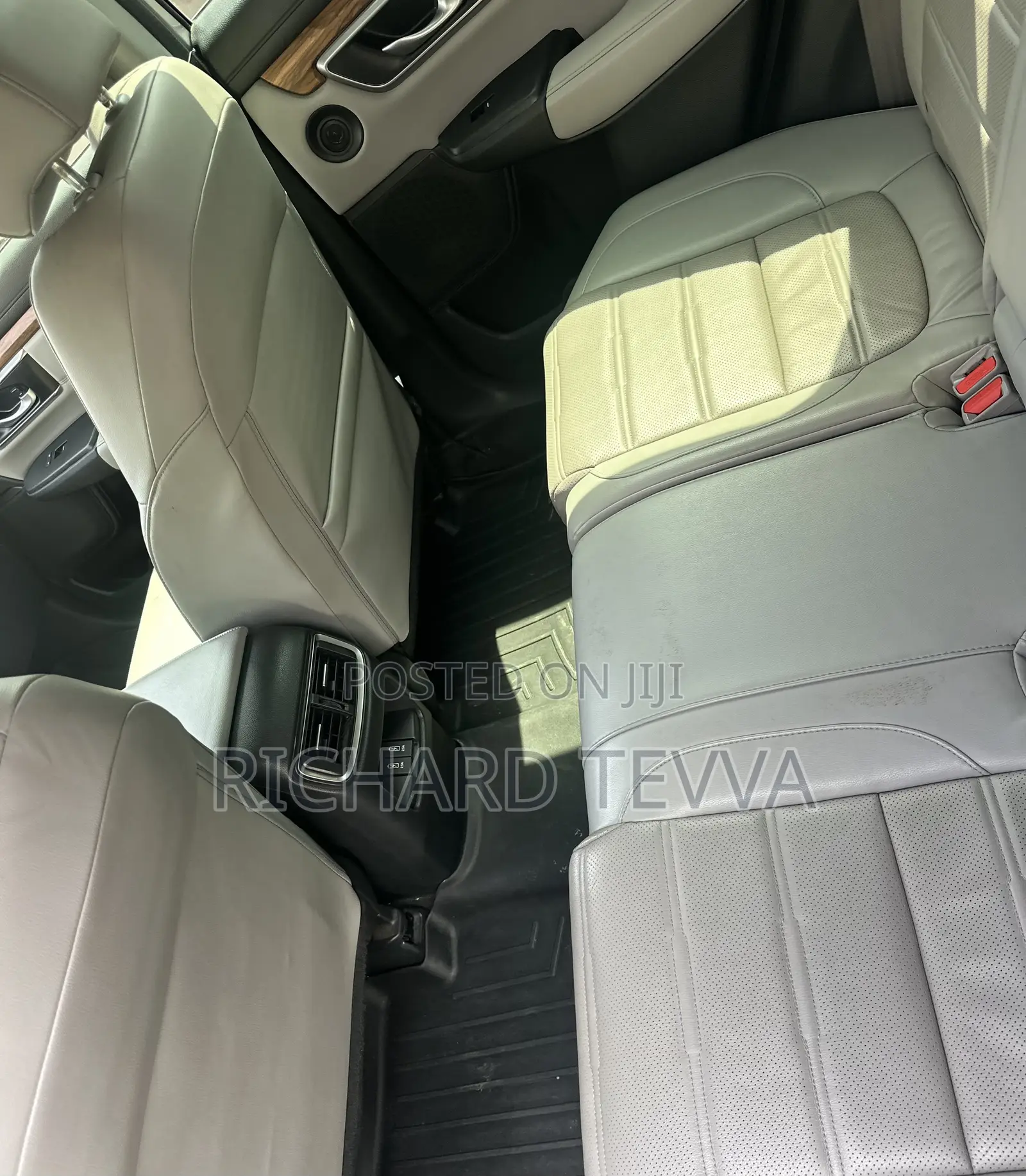 Honda CR-V Touring 4dr SUV AWD (1.5L 4cyl CVT) 2017 Silver