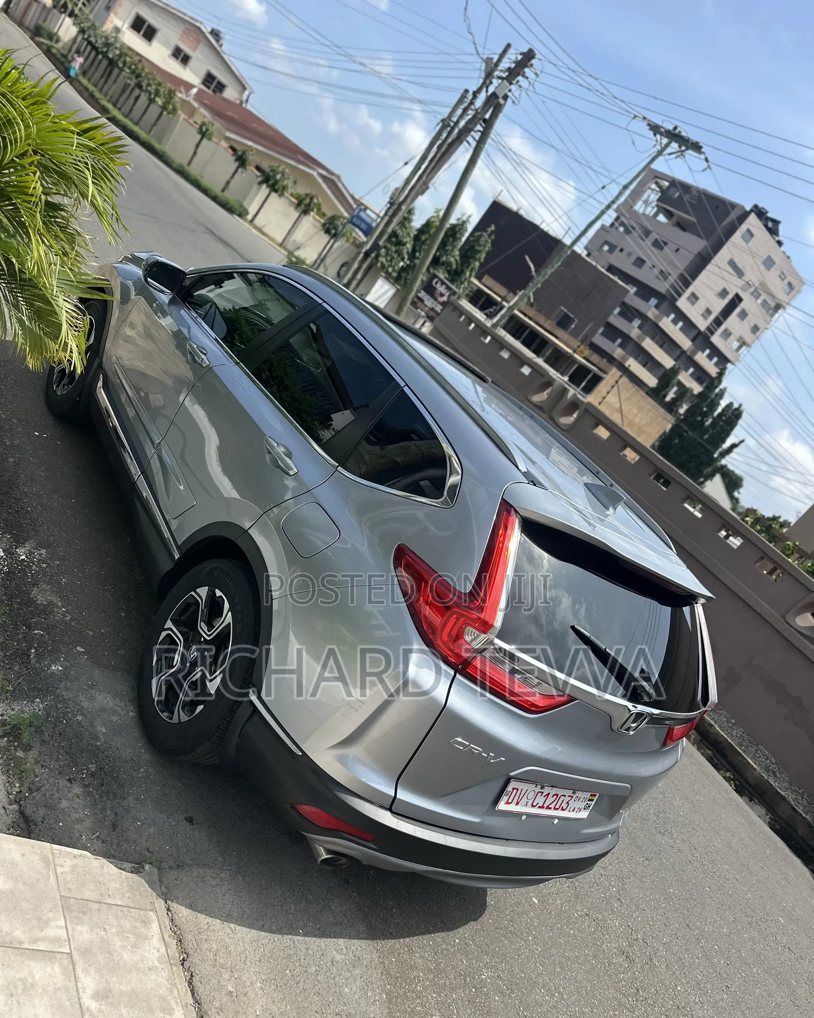 Honda CR-V Touring 4dr SUV AWD (1.5L 4cyl CVT) 2017 Silver