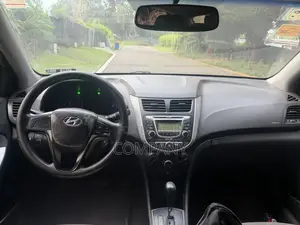 Hyundai Accent GLS Automatic 2010 Green