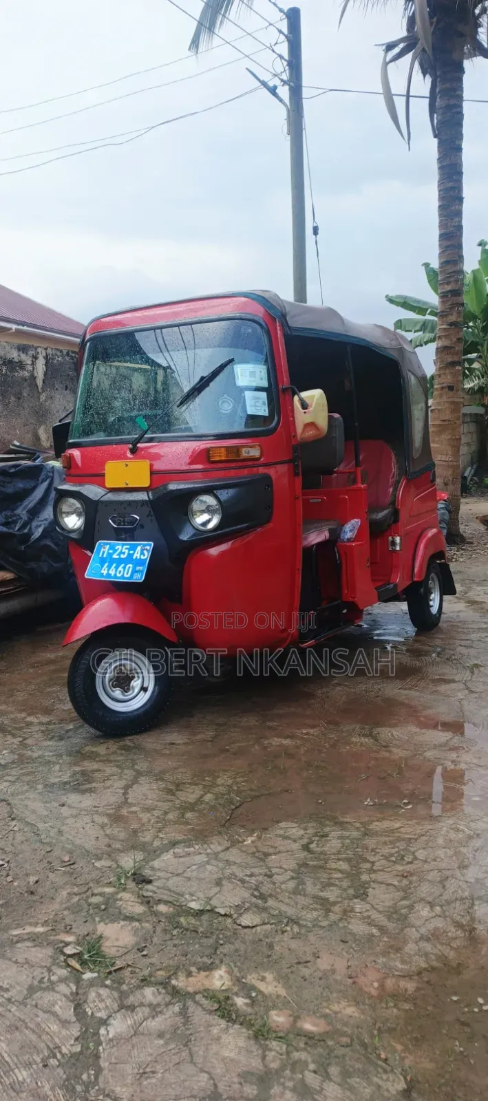 Bajaj RE 2024 Red