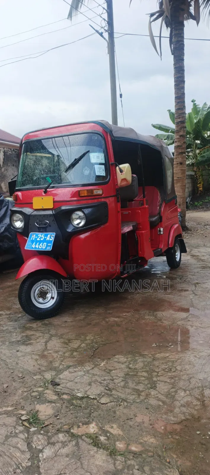 Bajaj RE 2024 Red