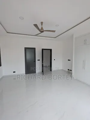 3bdrm House in Baatsona Total for rent