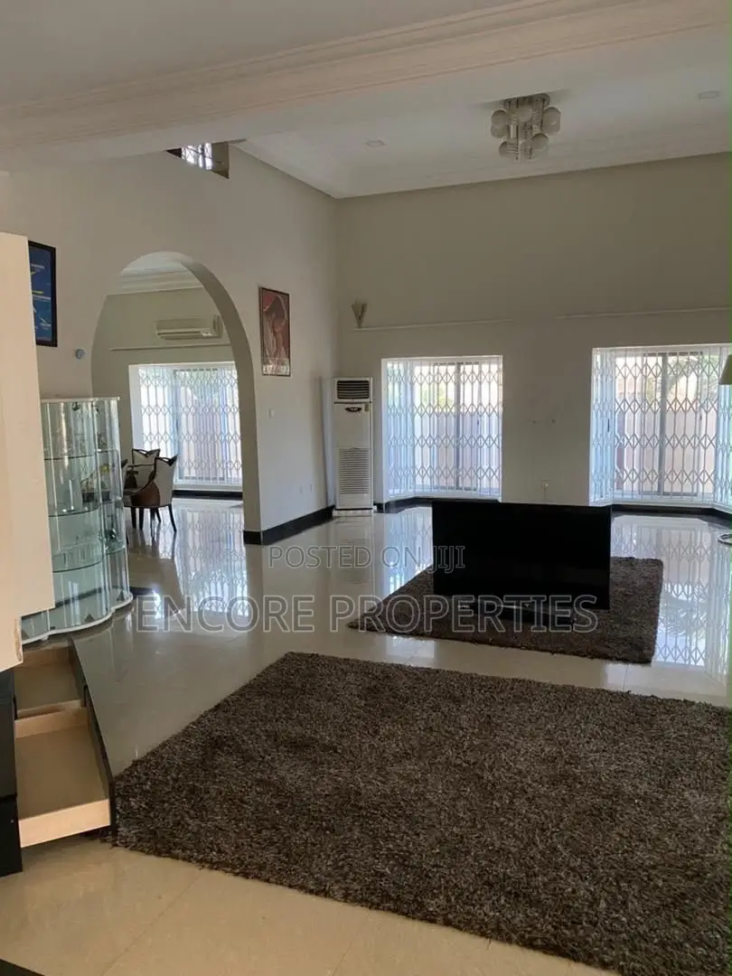 5bdrm House in East Legon for sale