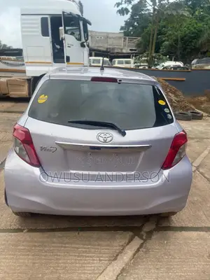 Toyota Vitz 2013 Silver