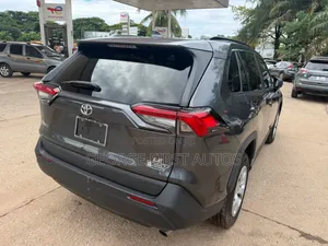 Toyota RAV4 LE FWD 2020 Brown