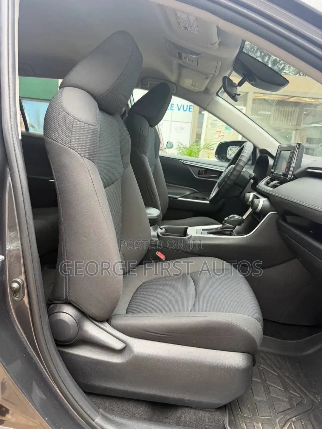 Toyota RAV4 LE FWD 2020 Brown