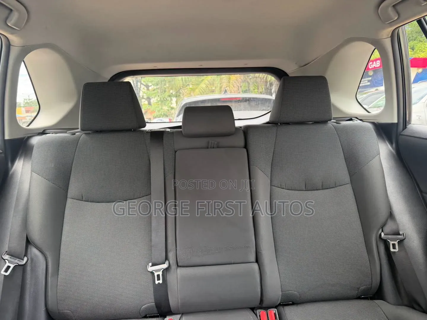 Toyota RAV4 LE FWD 2020 Brown