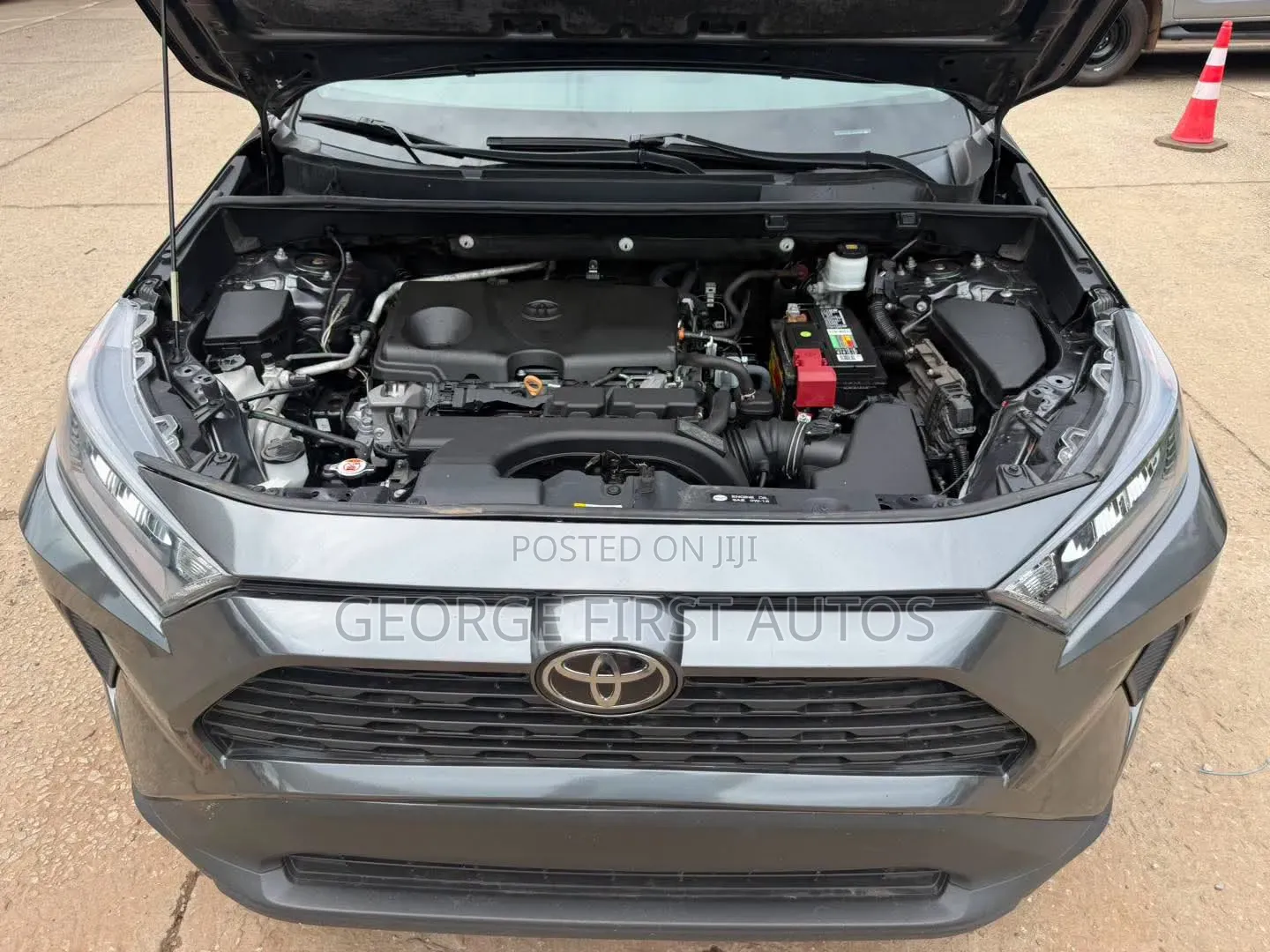 Toyota RAV4 LE FWD 2020 Brown