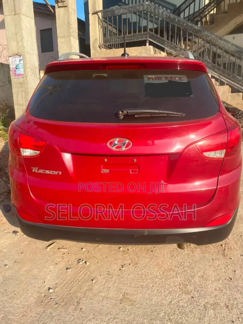 Hyundai Tucson 2015 Red