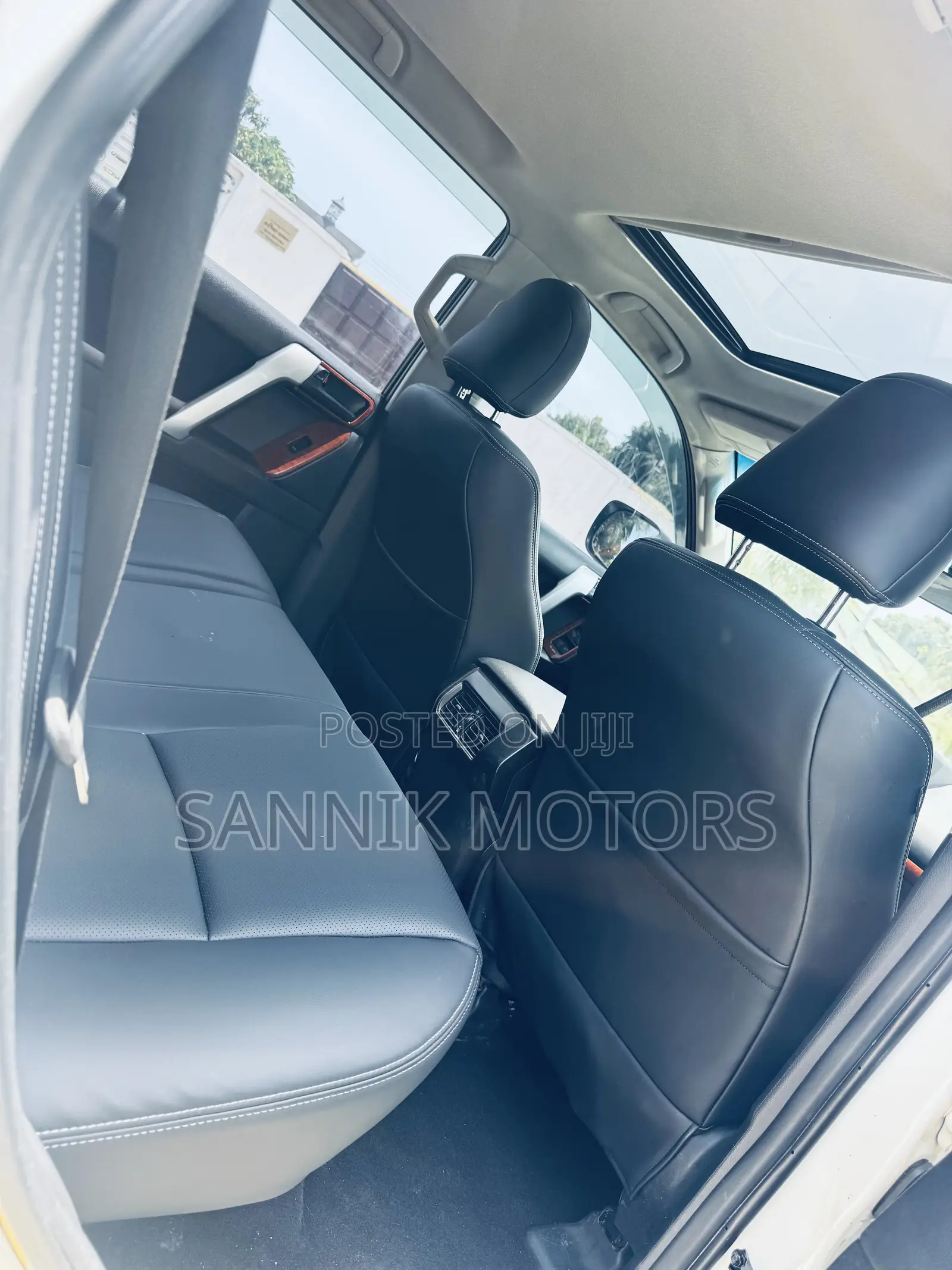 Toyota Land Cruiser Prado 2.7 2019 White