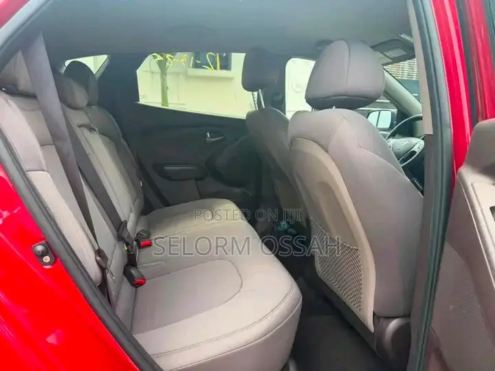 Hyundai Tucson 2015 Red