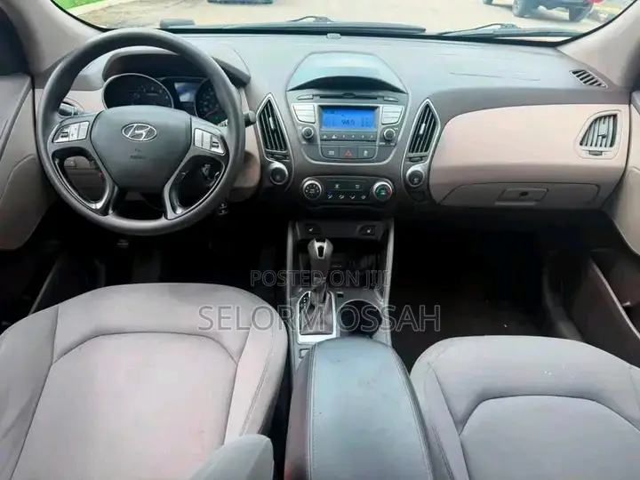 Hyundai Tucson 2015 Red