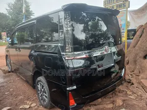 Toyota Voxy 2017 Black
