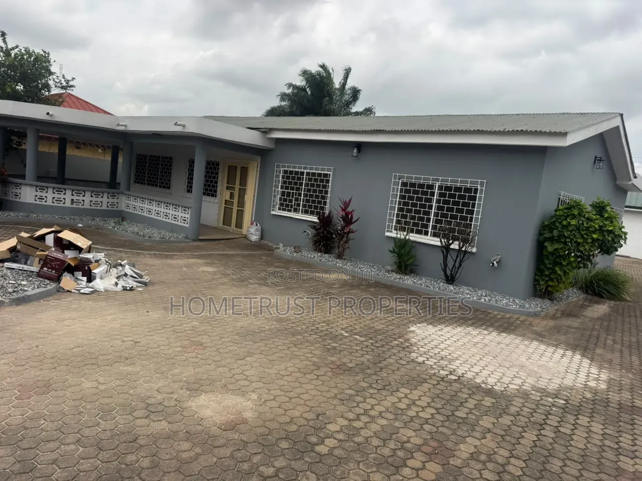 5bdrm House in Achimota Cfc, Mile 7 for rent