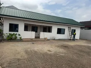 5bdrm House in Achimota Cfc, Mile 7 for rent